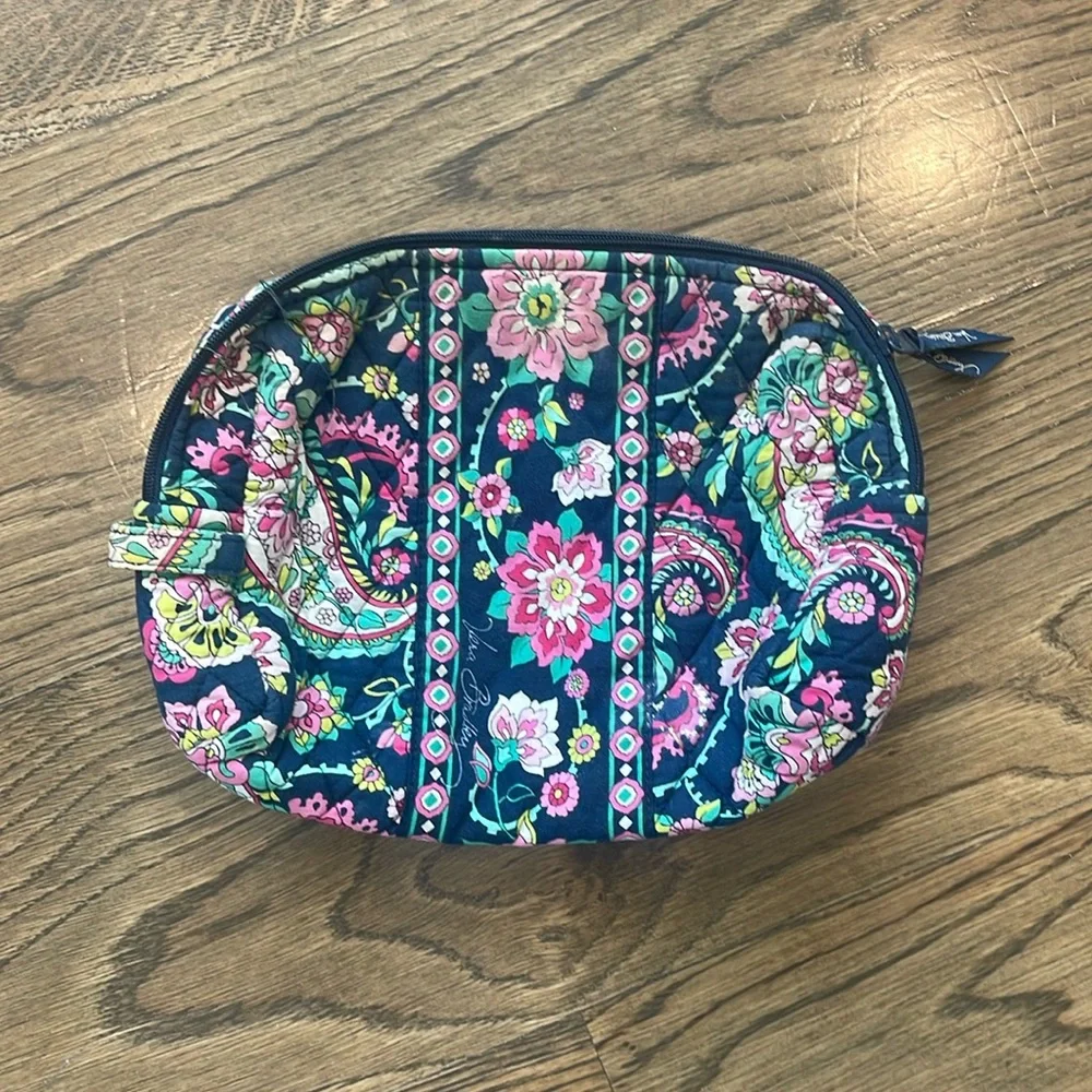 VERA BRADLEY MAKEUP BAG